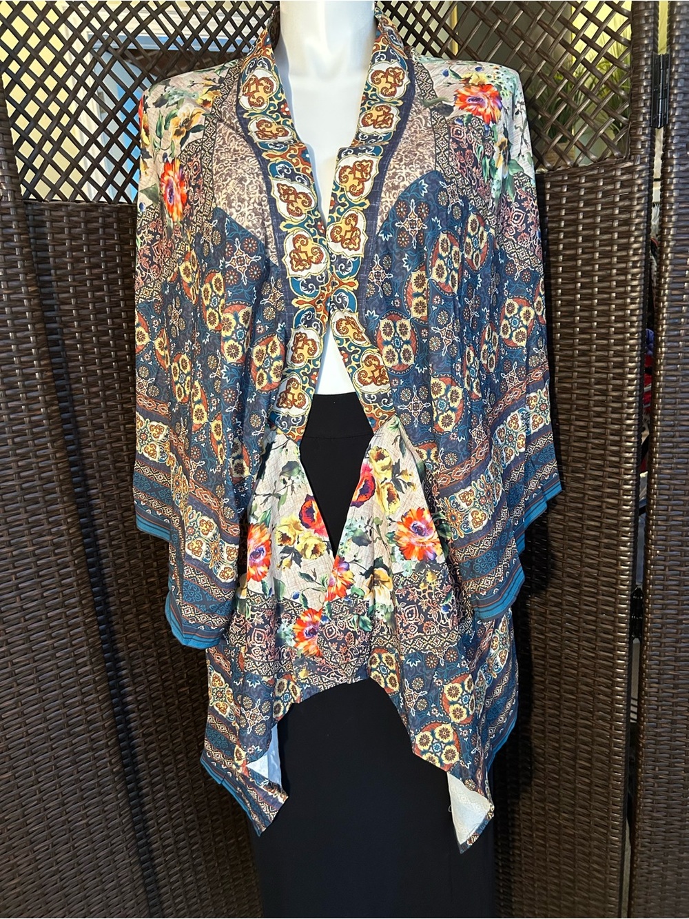 Umgee Navy Blue & Cream Floral Paisley Open Kimono NWT